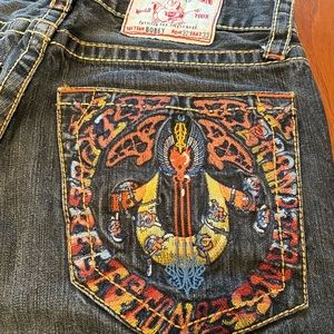 True Religion Jeans 30x32, beautiful embroidered back pocket
